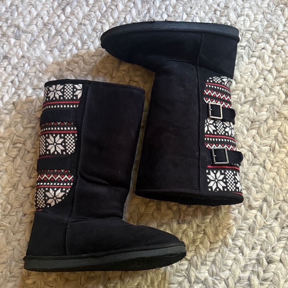 Just Fab Black Winter Boots with Patterned Accents